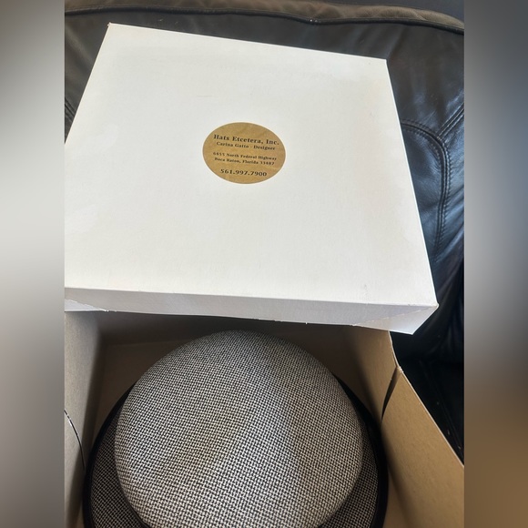 Hat - Picture 4 of 4